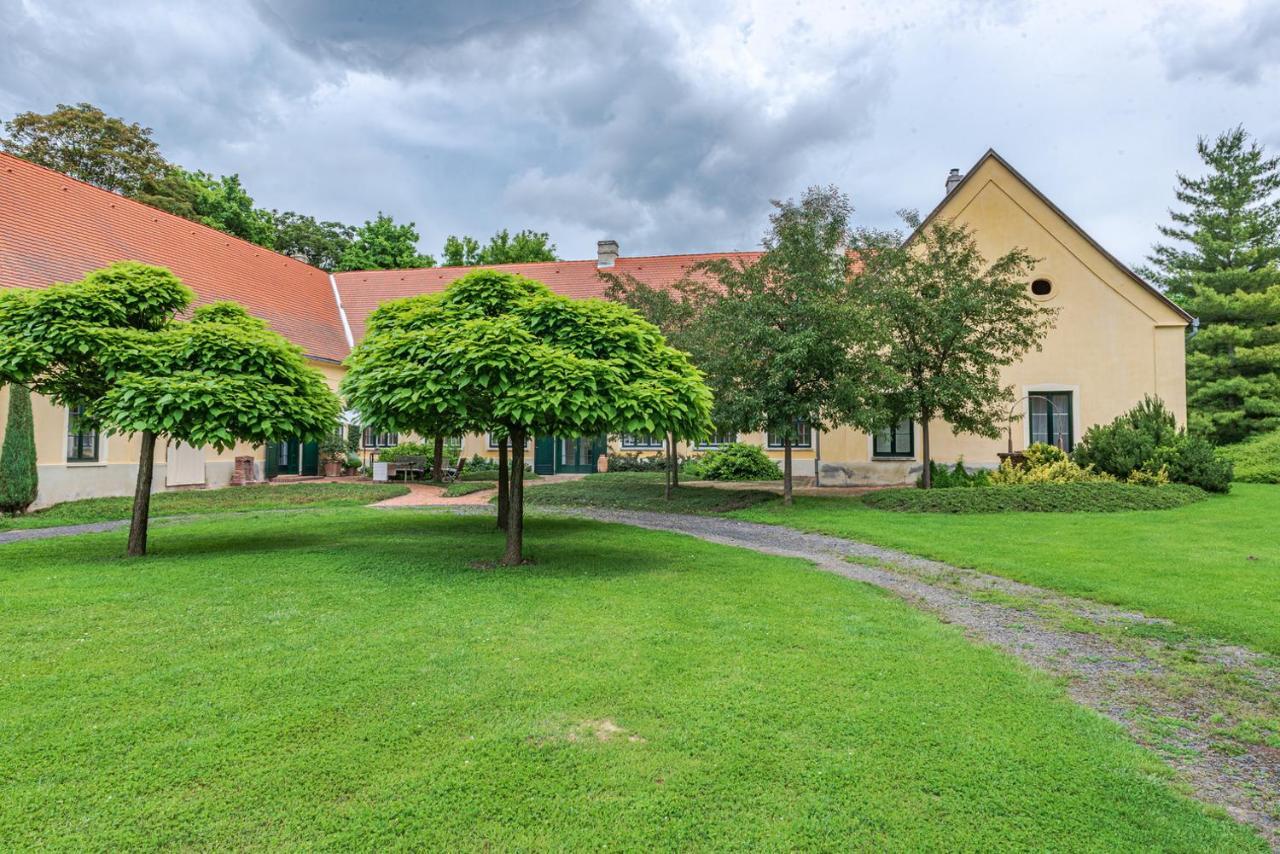 Svastics kúria Hotel Szentgalosker Kültér fotó