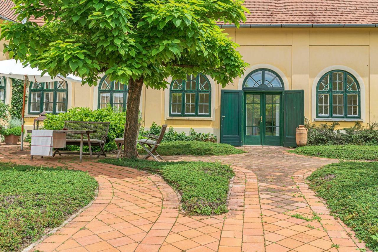 Svastics kúria Hotel Szentgalosker Kültér fotó
